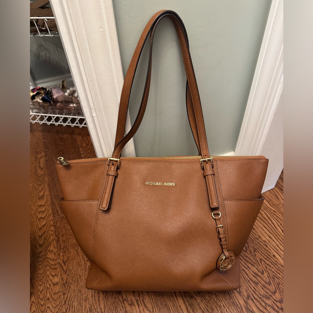 Michael Kors Charlotte LG TZ Tote Brown